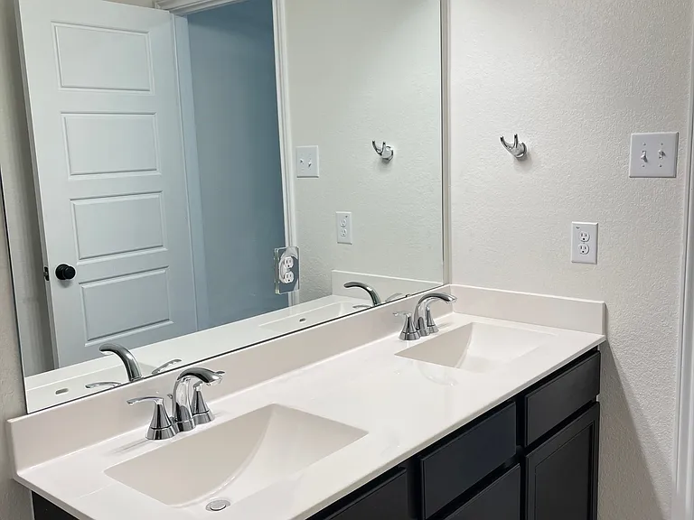 11622 Black Rose — Photo 14
