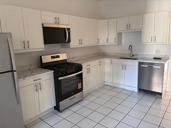 4th image of 1452 N Fairfield Ave APT 1