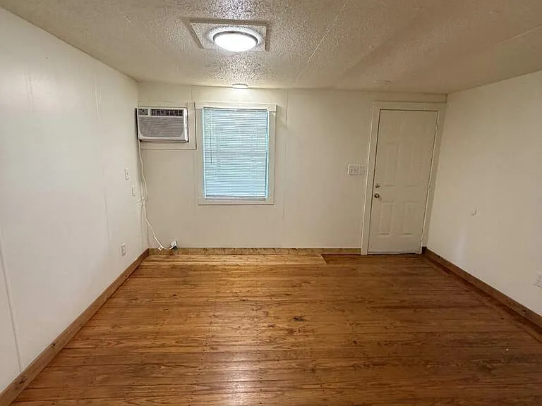 9909 Farris Loop — Photo 4