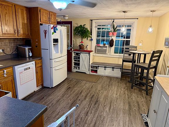 4th image of 109 Union St
