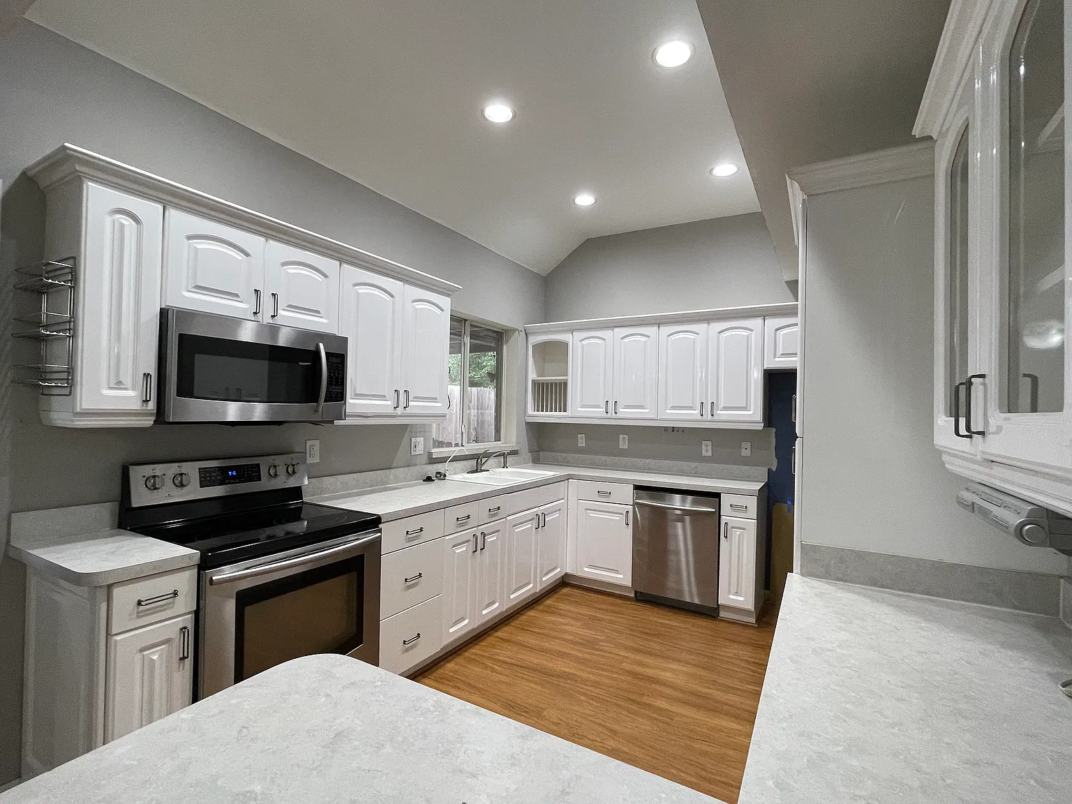 4 bed, 2224 sqft, $2,600 — Photo 3