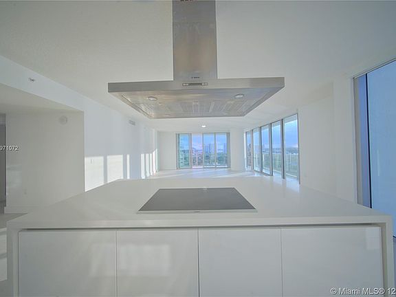 4th image of 300 Sunny Isles Blvd #4-808