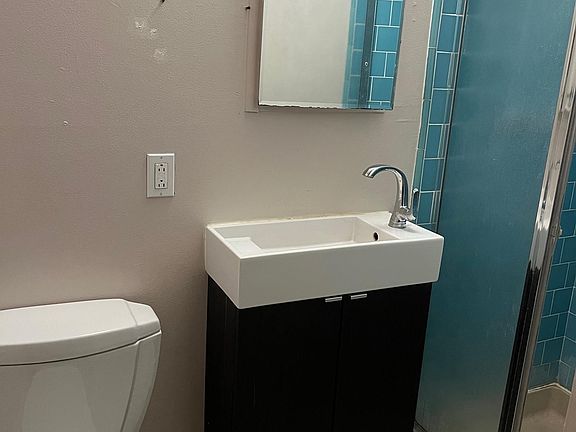 5th image of 1539 Willowgate Dr