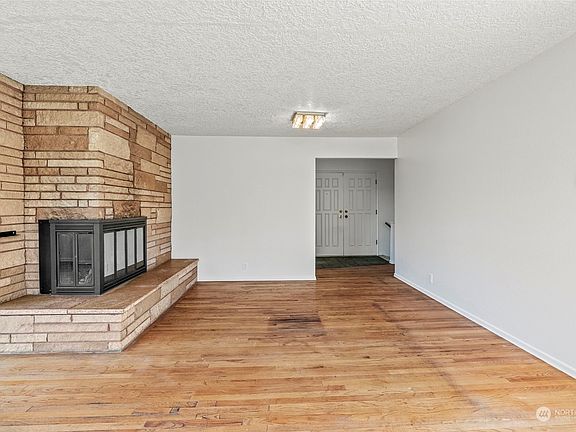 3rd image of 156 Woodale Drive