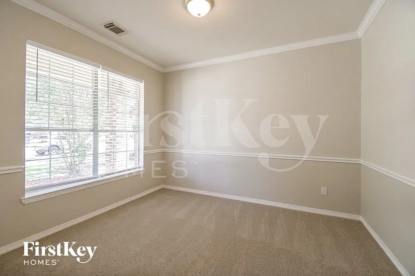 4 bed, 2.5 bath, 2277 sqft, $2,445 — Photo 4