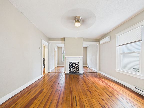 3rd image of 207 Wellford St