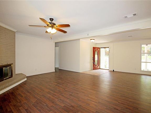 4th image of 419 Wooded Crest Dr