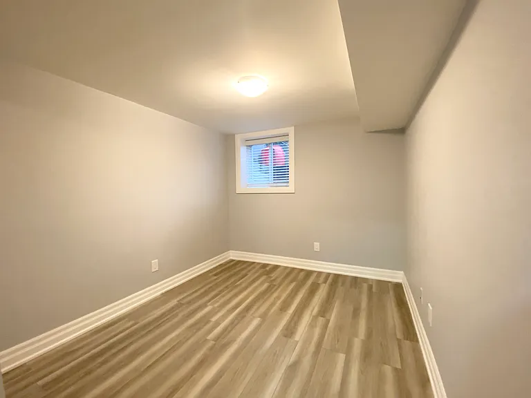 1001 Cosburn Ave #BASEMENT — Photo 15