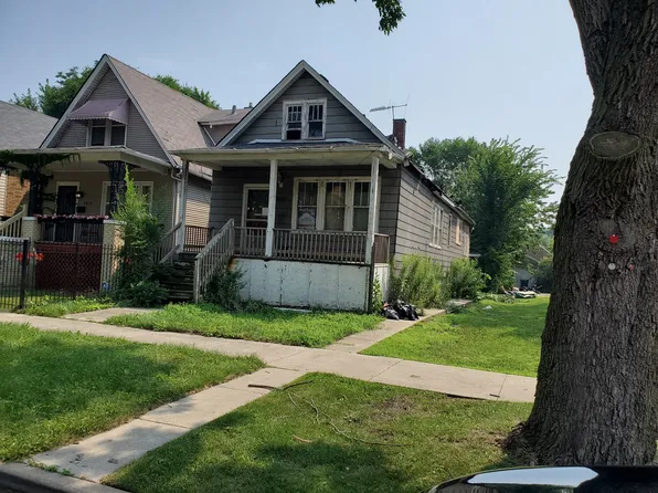 8421 S Escanaba Ave, Chicago, IL 60617