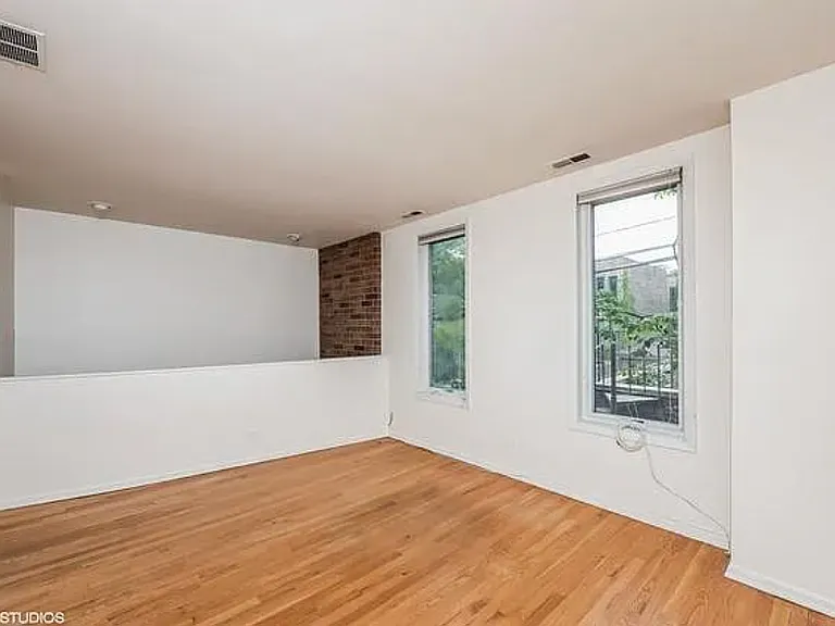 1912 N Mohawk St — Photo 6