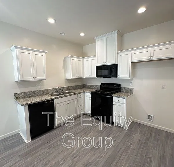 735 S Pinkham #102 — Photo 10