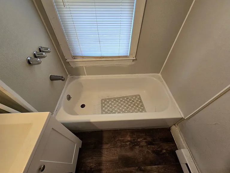10117 Somerset Ave — Photo 14