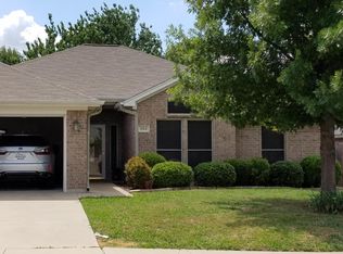 504 Thistle Meade Cir, Burleson, TX 76028