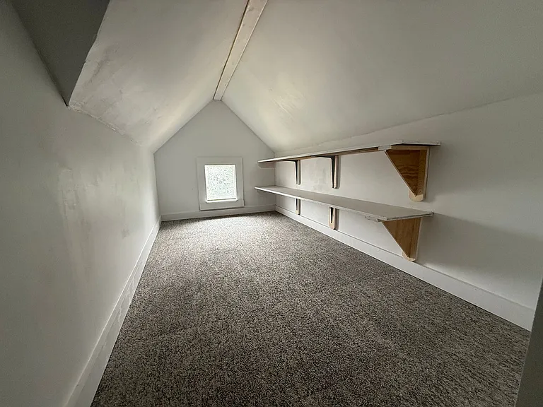 2408 W High St — Photo 10
