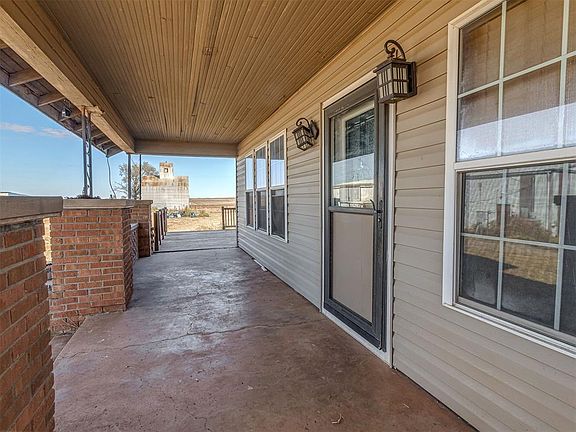 5th image of 23065 E 1090th Rd