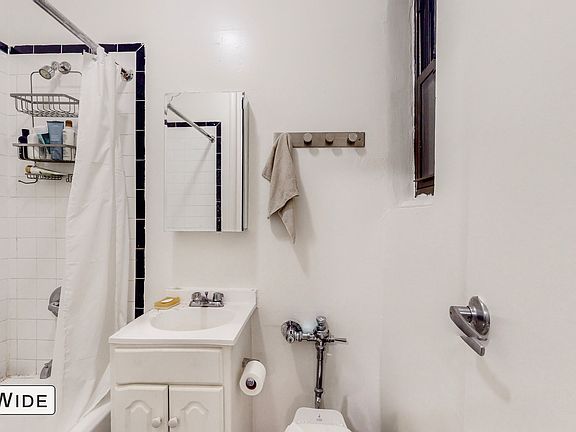 3rd image of 946 Columbus Ave #D