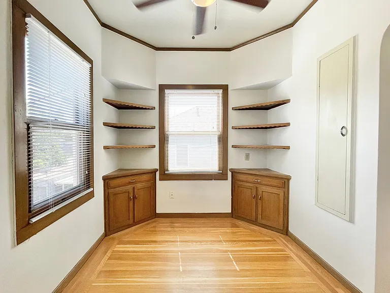 3300 J Street — Photo 4