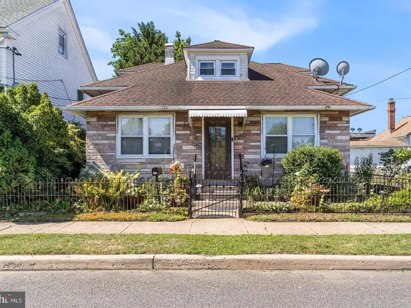 208 Kossuth St, Riverside, NJ 08075