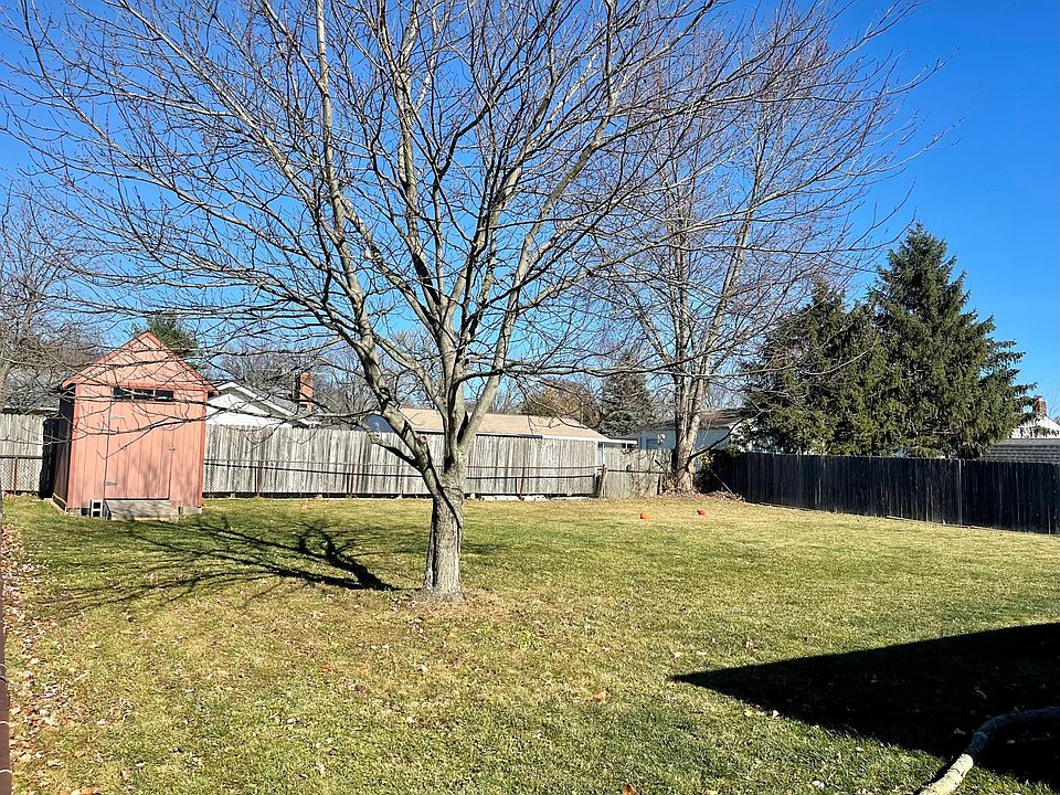 2nd image of 160 Bombay Ave