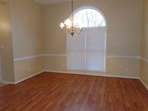5th image of 1371 Far Dr