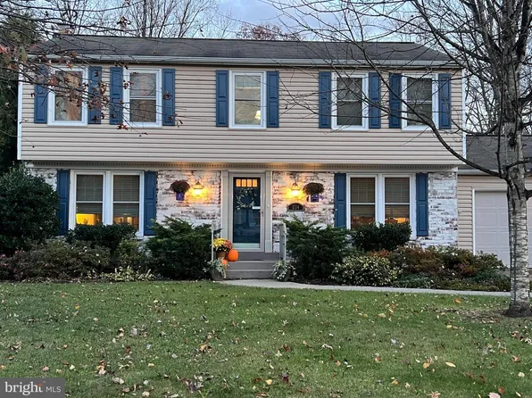 1114 Bradfield Dr SW, Leesburg, VA 20175