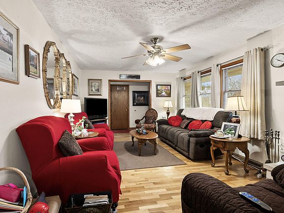 4th image of 126 Taylor Dr