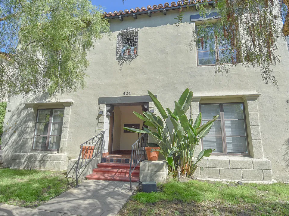 424 N Ogden Dr #426