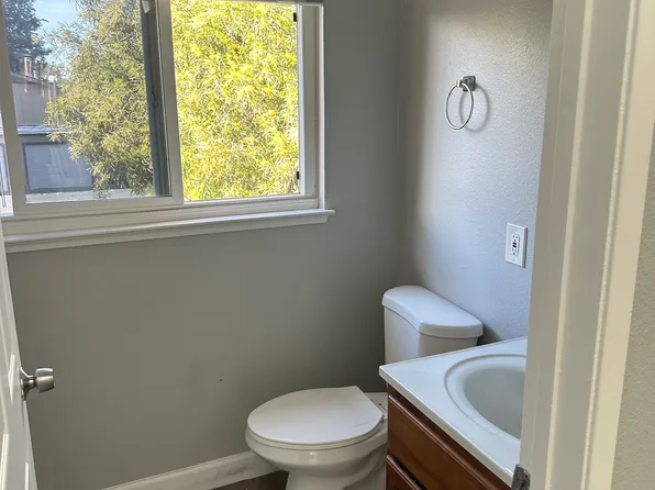 1745 W 3rd St, Santa Rosa, CA 95401