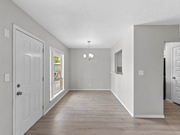 3rd image of 1802 E Washington Ave #D32c3a4d7
