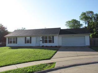 3007 Heatherton Ct, Davenport, IA 52804