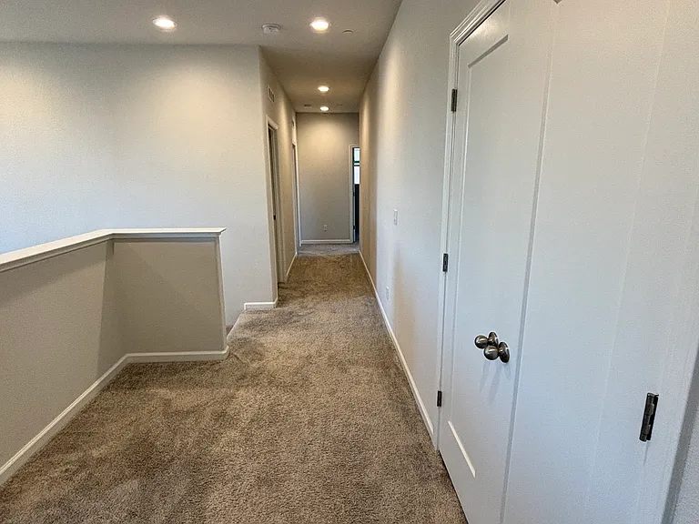 679 W Crocker Ln — Photo 26