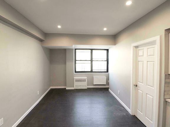 4th image of 830 Magenta St APT 2E
