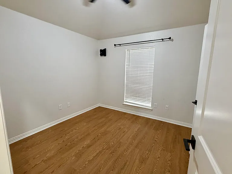 1001 Roberts Bend Ct — Photo 12
