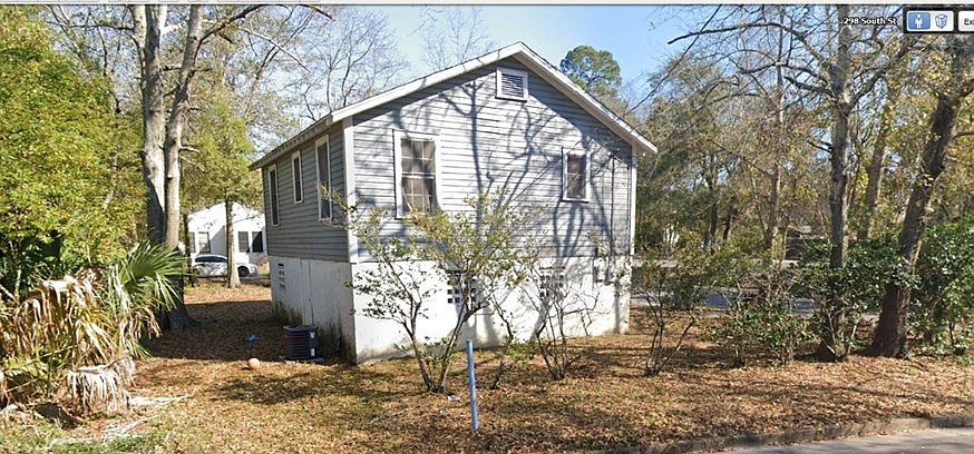 2nd image of 208 Neel Pl
