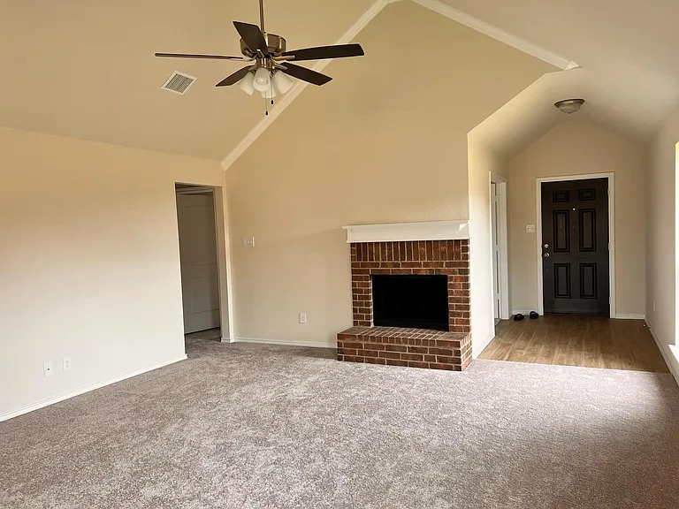 324 Greenhaven Dr — Photo 14