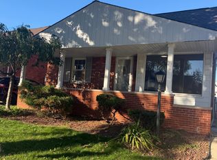 754 Champaign Rd, Lincoln Park, MI 48146