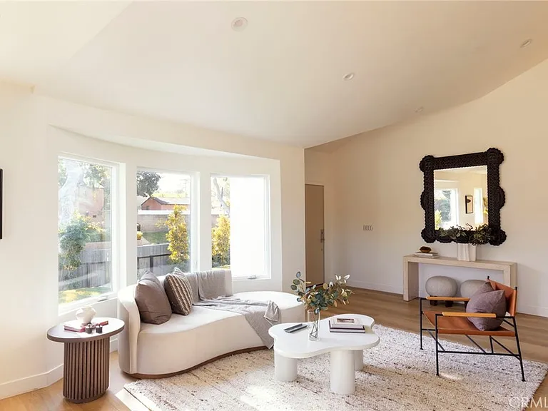 3554 S Sycamore Ave — Photo 12