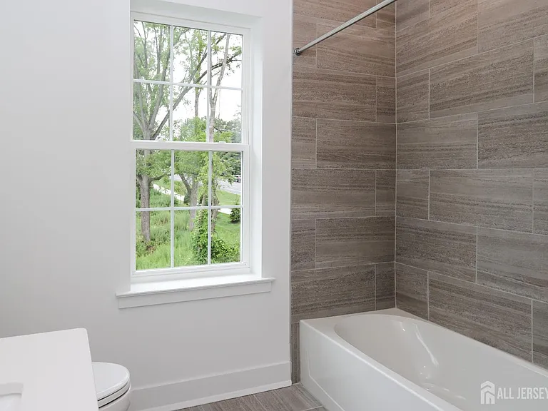 71 Veterans Way — Photo 23