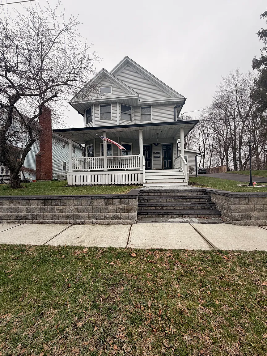 81 S Mesier Ave photo 1