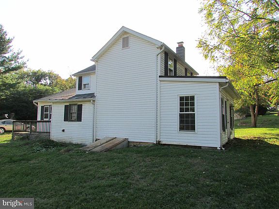 3rd image of 368 Carter Ave