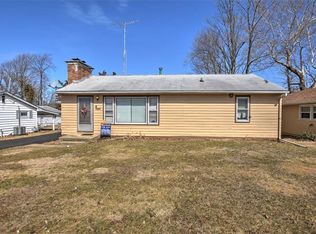 6 Brownlow Dr, Decatur, IL 62521