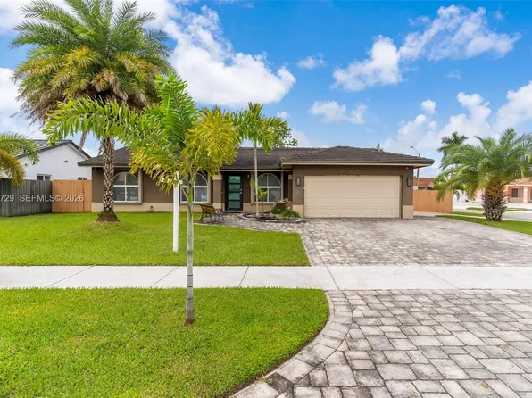 13122 SW 200th Ter, Miami, FL 33177