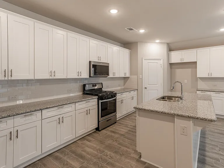 5917 Bellflower Dr — Photo 9