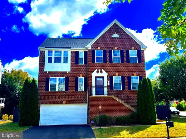7687 Hamelin Ln, Gainesville, VA 20155