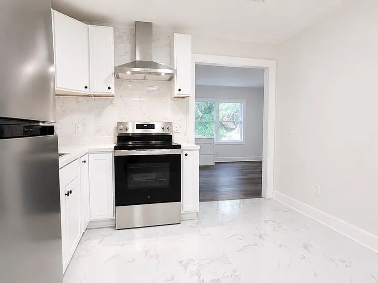 975 Green Ridge Rd — Photo 17