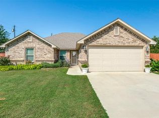 308 Brookfield Dr, Boyd, TX 76023