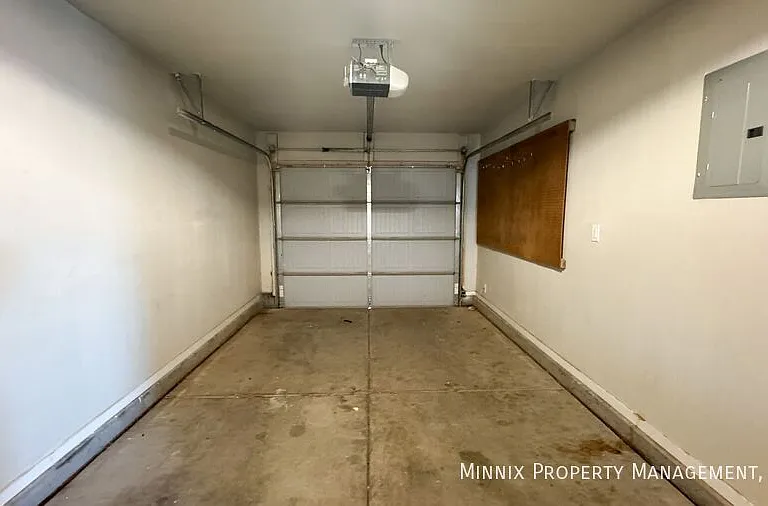 2101 N Jayton Ave #A — Photo 22