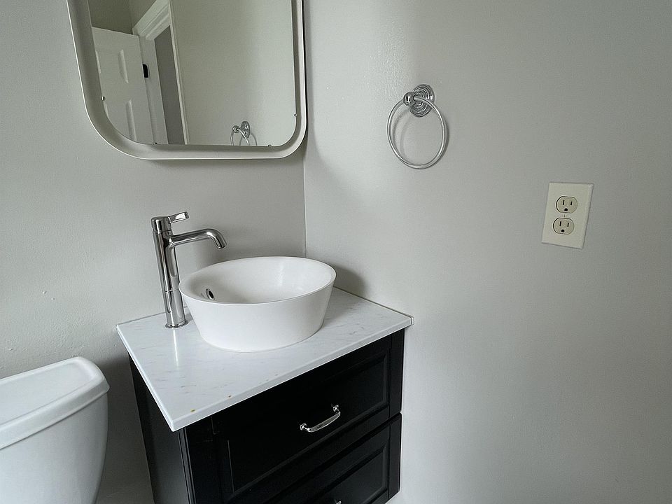 1st image of 737 Burns St APT 6