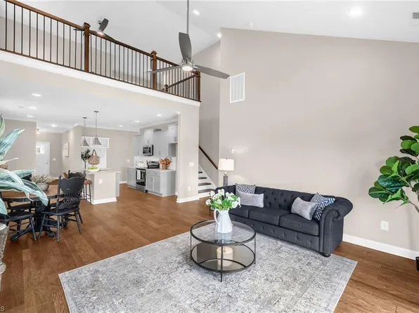1715 Creekline Dr, Kernersville, NC 27284