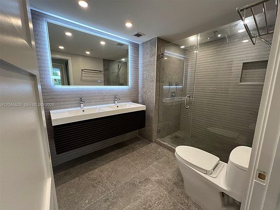3rd image of 200 Ocean Dr APT 3C